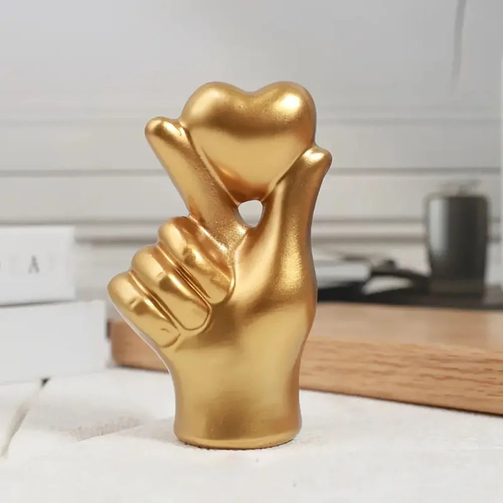 Escultura de Gesto de Coração-0182-OutletMup-Dourado-OutletMup